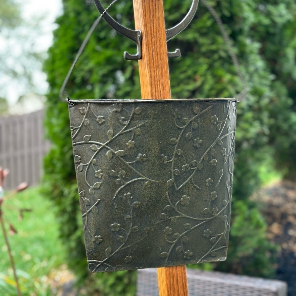Door Pocket Bronze Color Floral Embossed Metal Decorative With Handle